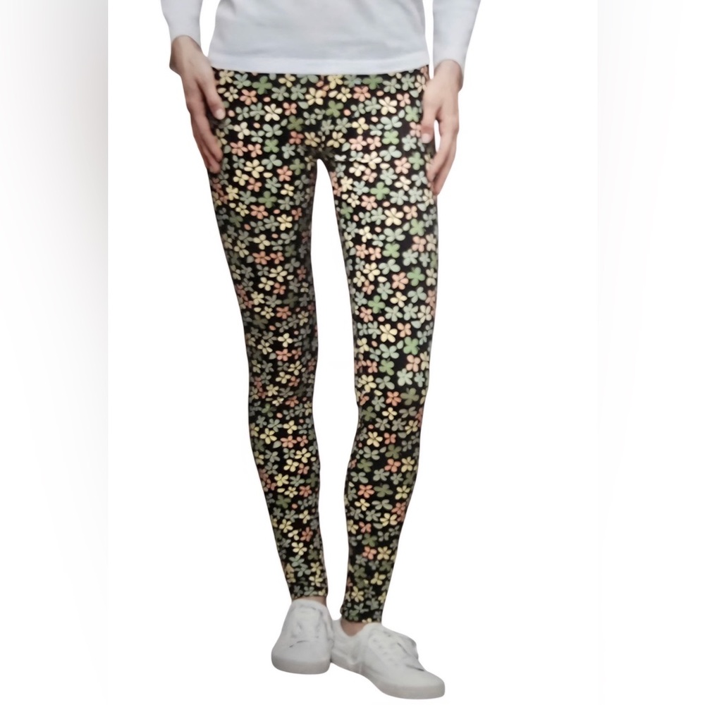 Black Floral/ Clover Leggings